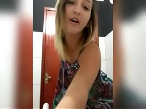 Esposa De Corno Mostrando O Cu Pra Os Machinhos Putas Amadoras Fotos E V Deos De Sexo Amador